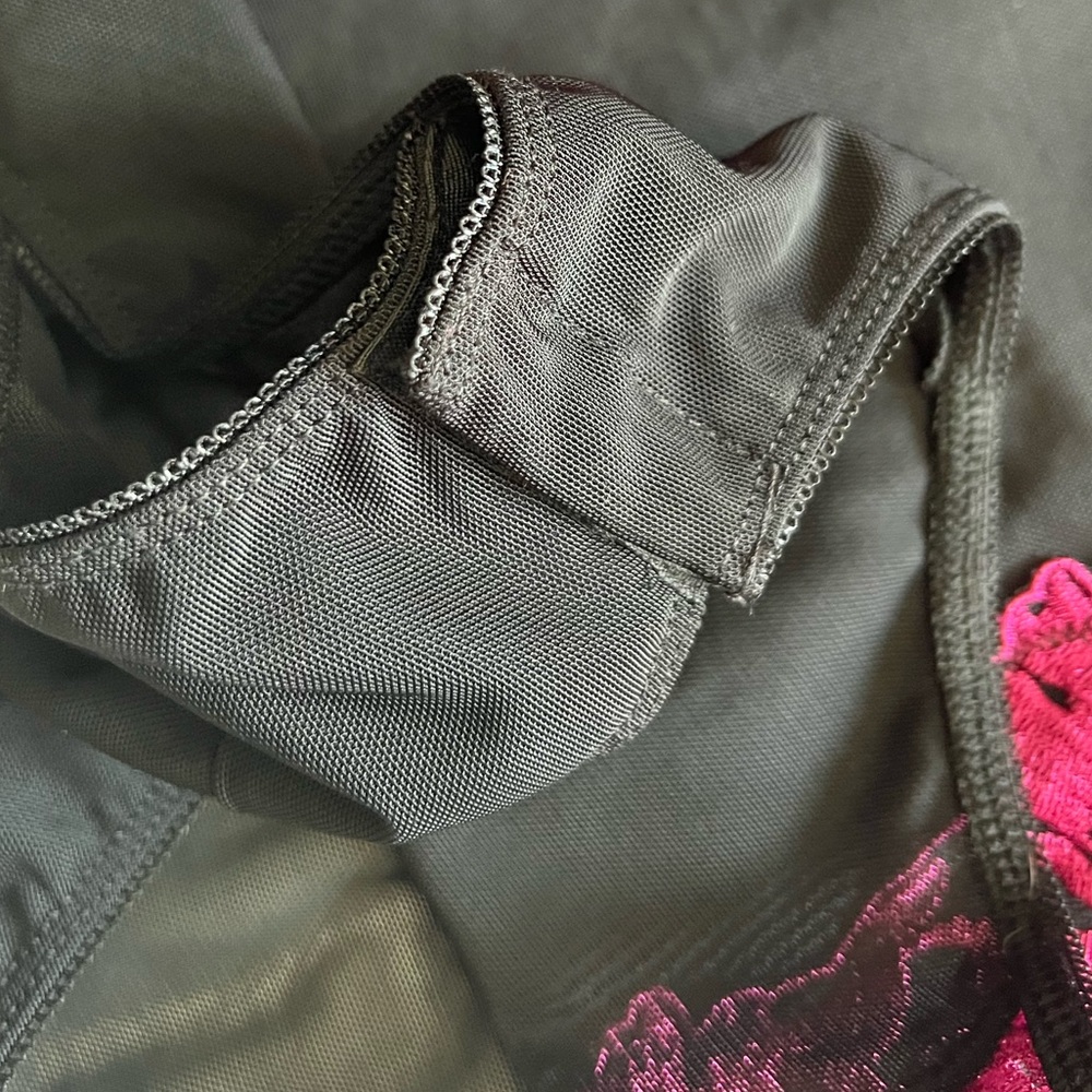 Torrid TWO TONE FLORAL FUCHSIA EMBROIDERED MESH BODYSUIT Size 2X - Picture 11 of 14